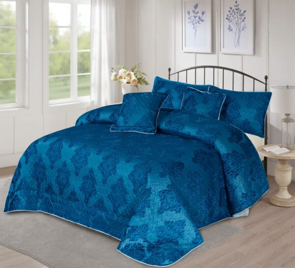 5 Piece Quilted Bed Set light blue