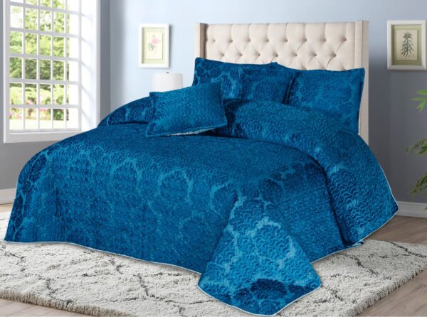5 Piece Quilted Bed Set blue flowers